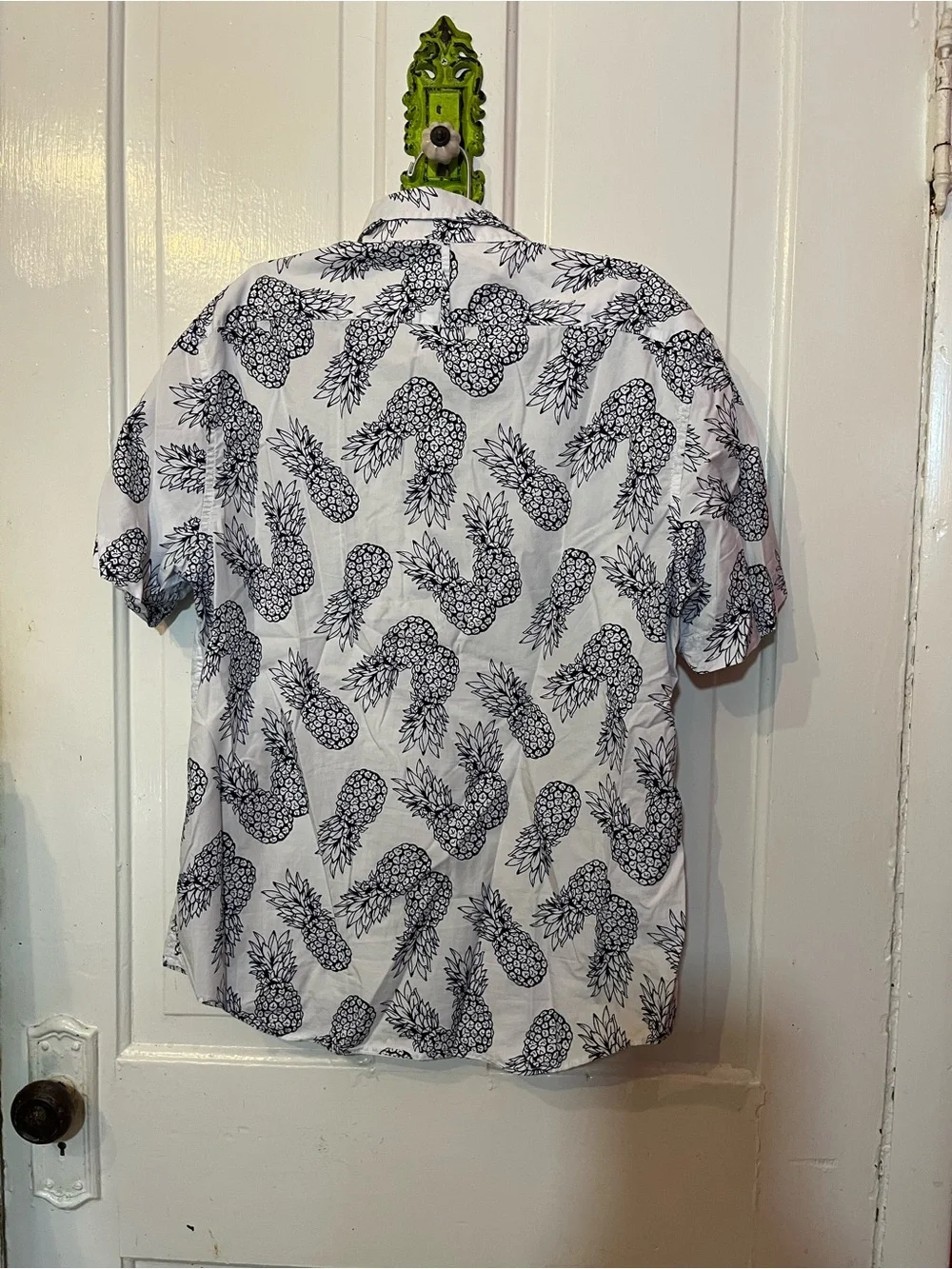 Banana Republic White Short-Sleeve Pineapple Print Button-Down Shirt